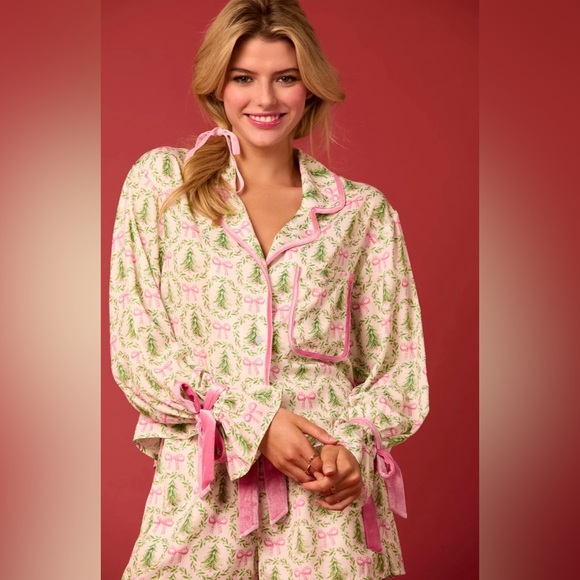 NEW Pink Satin Christmas Tree Pajama Set Size Large 💞🎄💞 - Picture 7 of 9